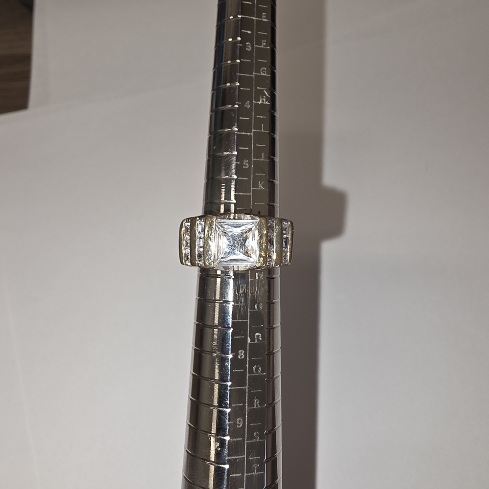 Elegant Silver Women's Ring